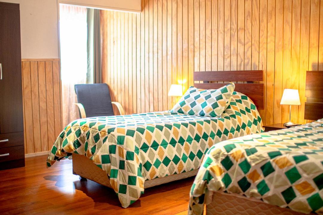 Roble Austral Hostal Coyhaique Exterior foto