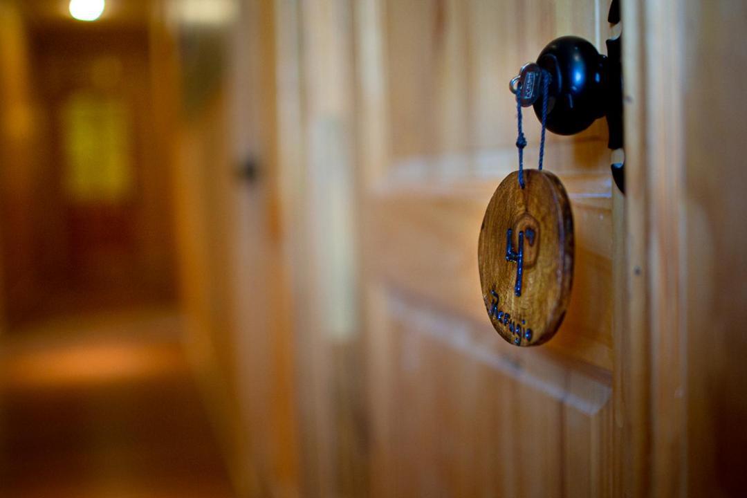 Roble Austral Hostal Coyhaique Exterior foto