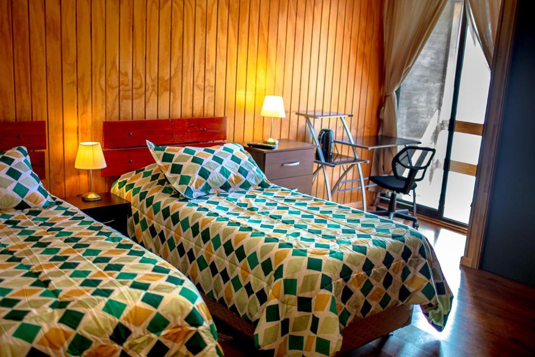 Roble Austral Hostal Coyhaique Exterior foto